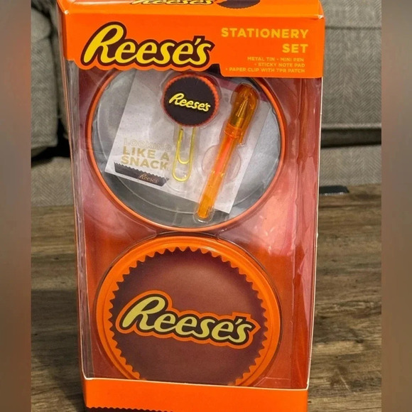 8pc Reese’s Peanut Butter & Chocolate Hershey’s Candy Bundle Collectibles/Cups - Picture 2 of 16